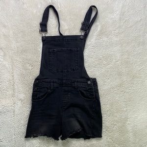 🤩🖤 Black Gothic Shortalls